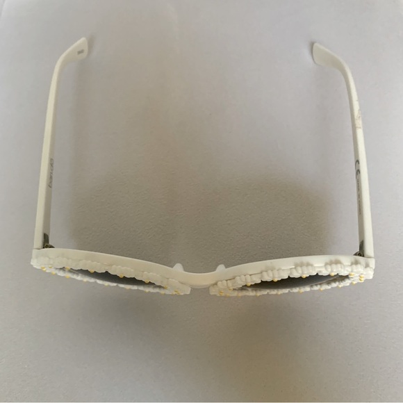 Daisy sunglasses round frame in white ban.dō brand - Picture 2 of 3